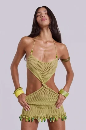 Minivestido de ganchillo con abalorios de Kuuma