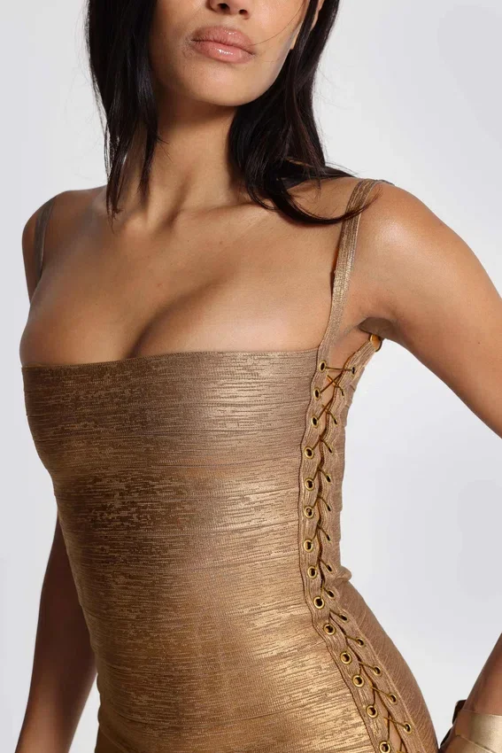Minivestido «Idol» de estilo vendaje metalizado en color bronce