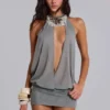Minivestido sin espalda con collares Ekti