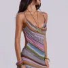 Minivestido sin espalda con rayas arrugadas
