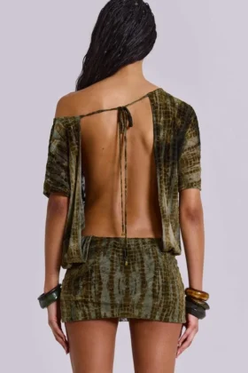 Minivestido sin espalda «Ophidian» en devoré con estampado de cocodrilo