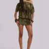 Minivestido sin espalda «Ophidian» en devoré con estampado de cocodrilo