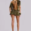 Minivestido sin espalda «Ophidian» en devoré con estampado de cocodrilo