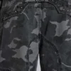 Pantalón cargo negro lavado con estampado de camuflaje «Trooper»