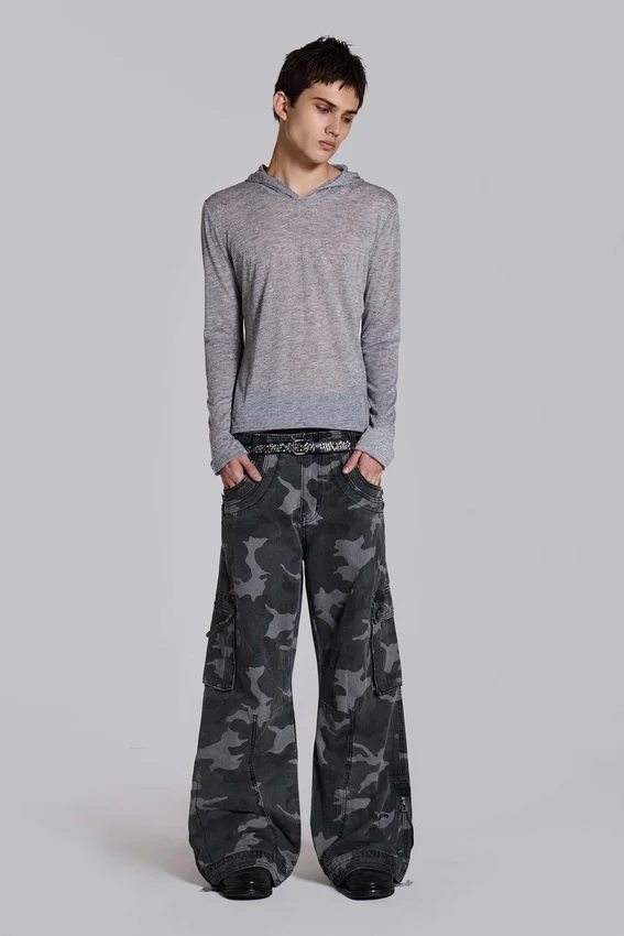 Pantalón cargo negro lavado con estampado de camuflaje «Trooper»