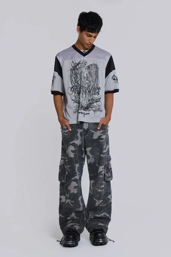 Pantalón cargo negro lavado con estampado de camuflaje «Trooper»