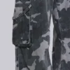 Pantalón cargo negro lavado con estampado de camuflaje «Trooper»