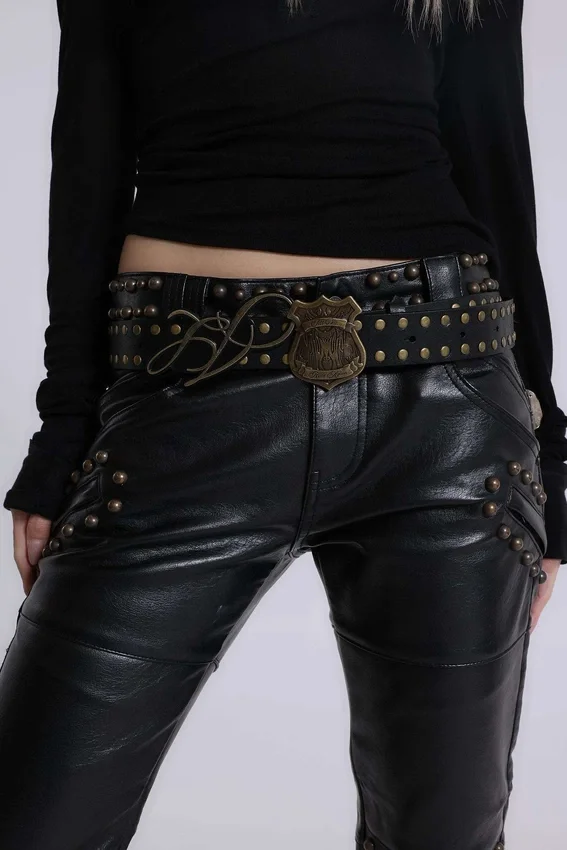 Pantalones bootcut «Drift» con tachuelas en negro carbón