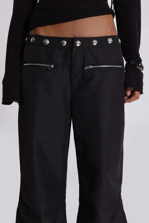 Pantalones cargo «Corvi» con tachuelas