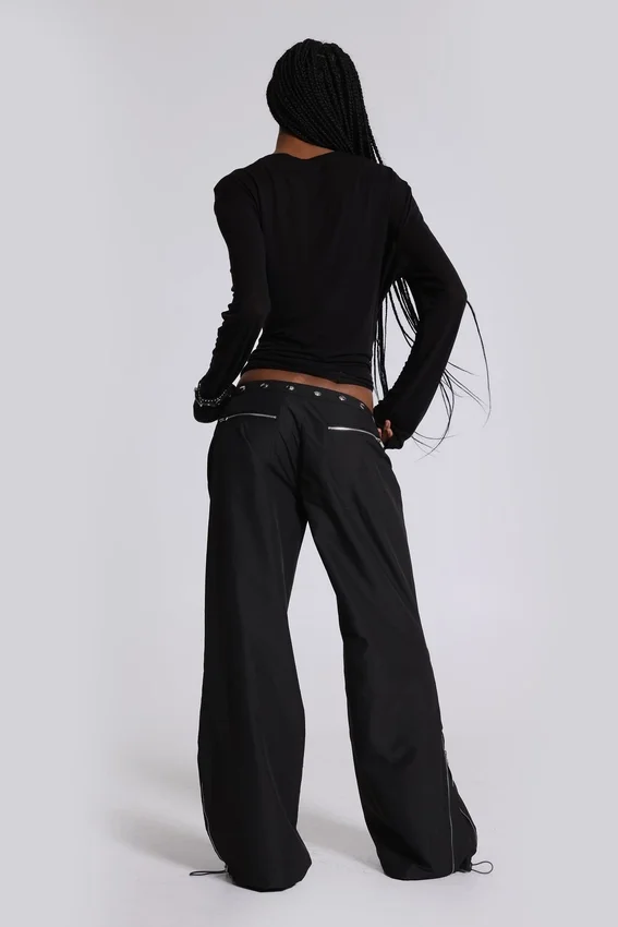 Pantalones cargo «Corvi» con tachuelas