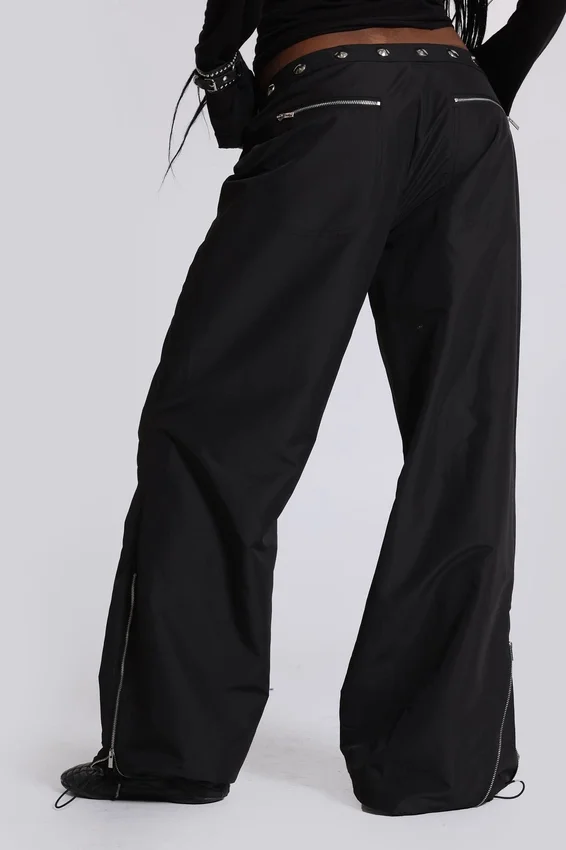 Pantalones cargo «Corvi» con tachuelas