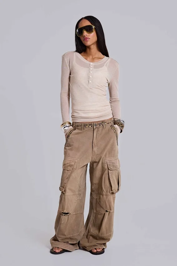 Pantalones cargo de carpintero con tachuelas