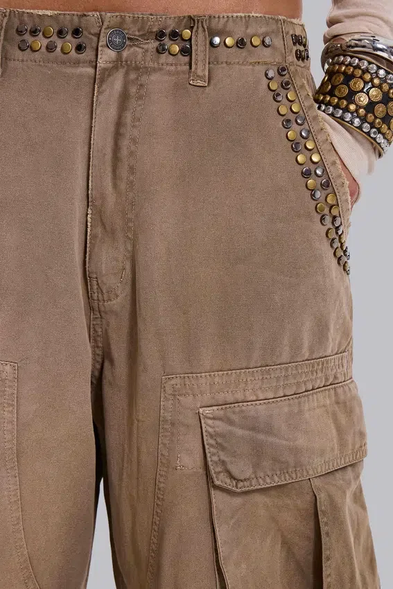 Pantalones cargo de carpintero con tachuelas