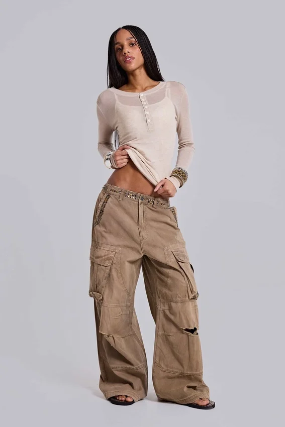 Pantalones cargo de carpintero con tachuelas