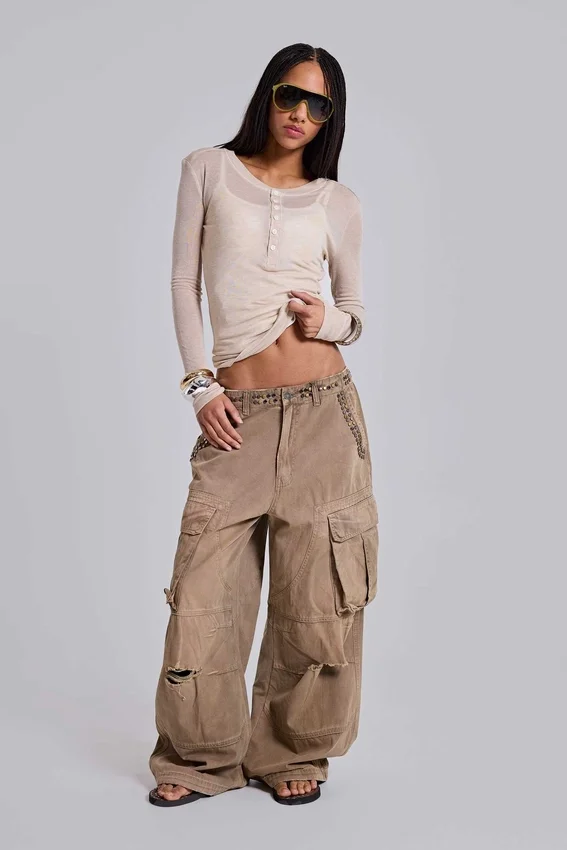 Pantalones cargo de carpintero con tachuelas