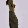 Pantalones cargo de paracaídas en color caqui