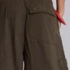 Pantalones cargo de paracaídas en color caqui