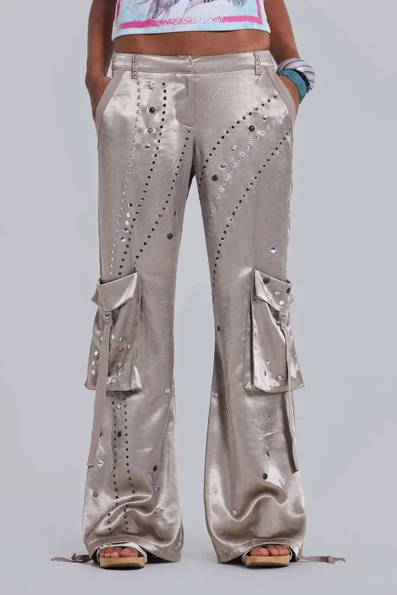 Pantalones cargo de satén con tachuelas Briony