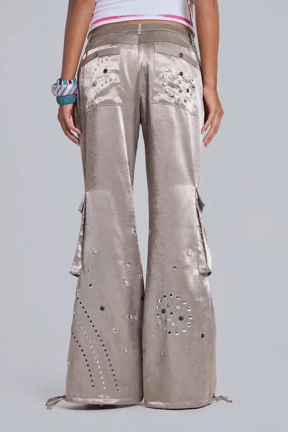 Pantalones cargo de satén con tachuelas Briony