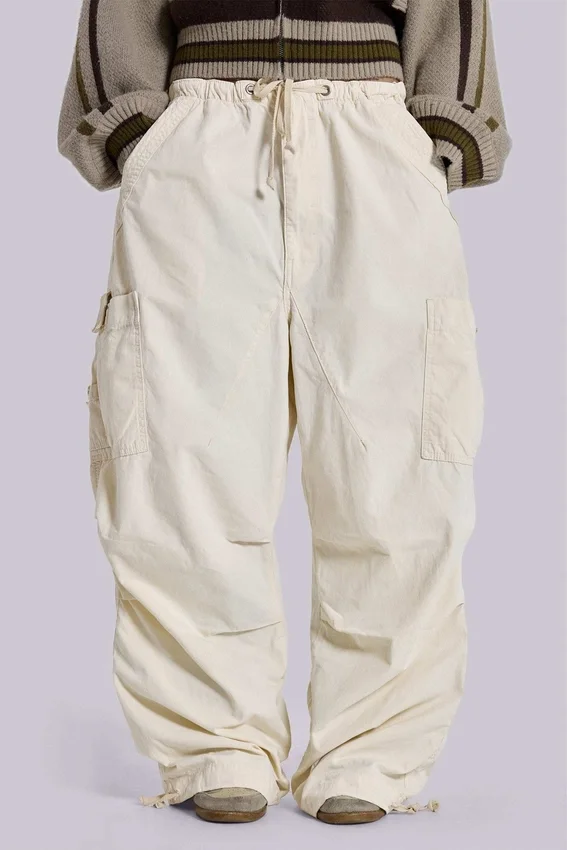 Pantalones cargo «Parachute» en color crudo
