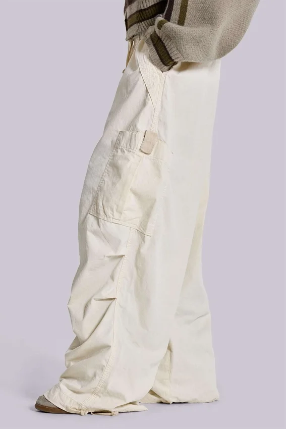 Pantalones cargo «Parachute» en color crudo