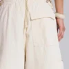 Pantalones cargo «Parachute» en color crudo