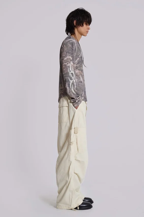 Pantalones cargo «Parachute» en color crudo