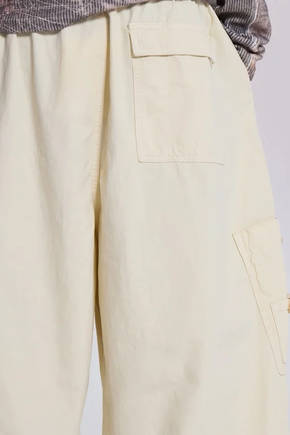 Pantalones cargo «Parachute» en color crudo