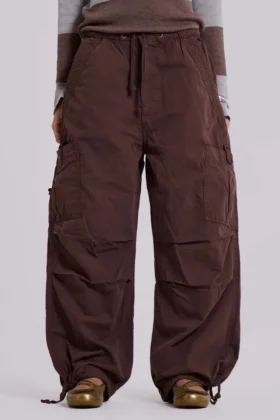 Pantalones cargo «Parachute» marrones