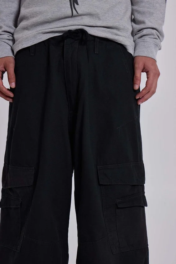 Pantalones cargo Titan negros