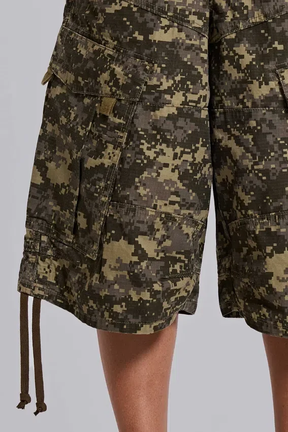 Pantalones cortos «Cadet» con estampado de camuflaje digital