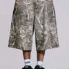 Pantalones cortos Colossus con estampado de camuflaje Woodland