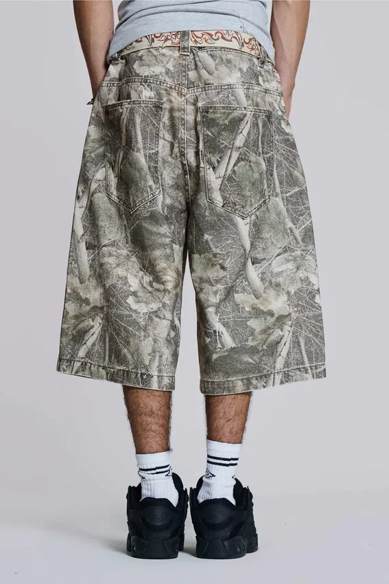 Pantalones cortos Colossus con estampado de camuflaje Woodland