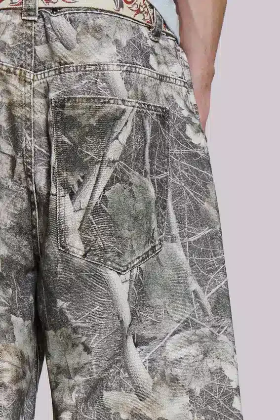Pantalones cortos Colossus con estampado de camuflaje Woodland