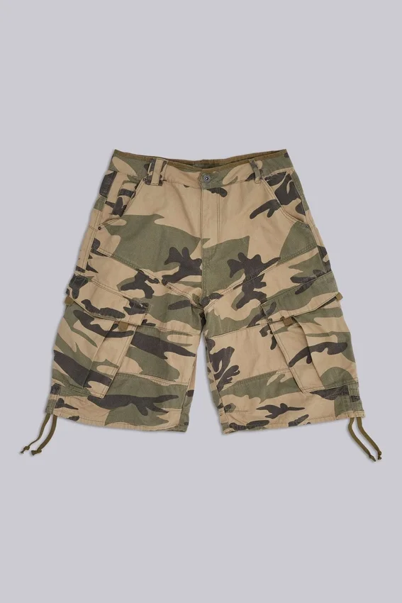 Pantalones cortos de cadete con estampado de camuflaje desgastado