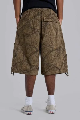 Pantalones cortos de paracaídas con estampado de camuflaje forestal