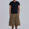 Pantalones cortos de paracaídas con estampado de camuflaje forestal
