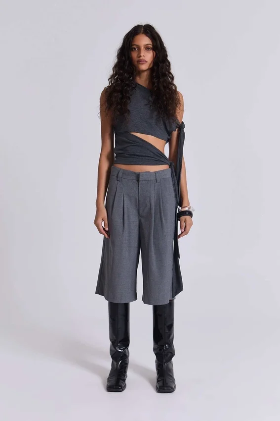 Pantalones cortos grises «Goliath» de corte entallado