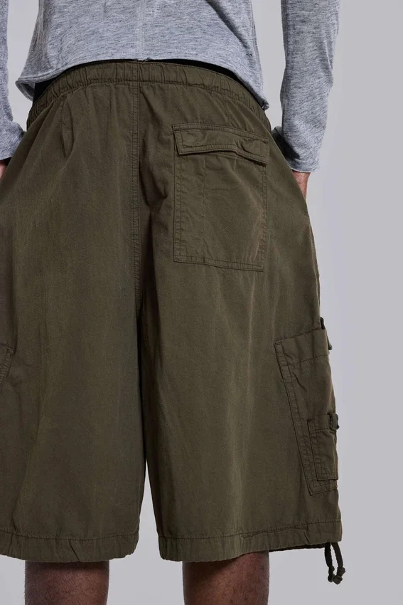 Pantalones cortos holgados de Parachute Cargo color caqui