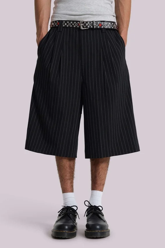 Pantalones cortos holgados Goliath negros a rayas finas