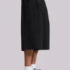 Pantalones cortos holgados Goliath negros a rayas finas