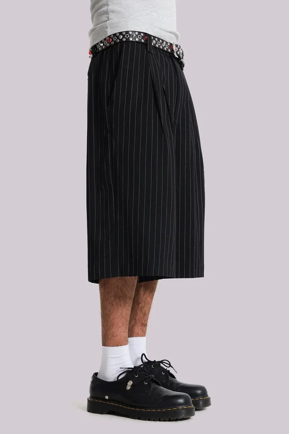 Pantalones cortos holgados Goliath negros a rayas finas