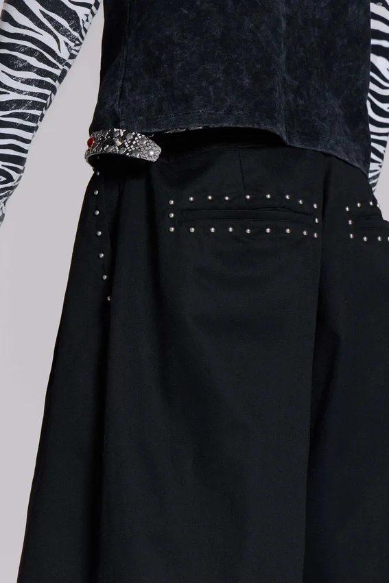 Pantalones cortos holgados Goliath negros con tachuelas, talla XL