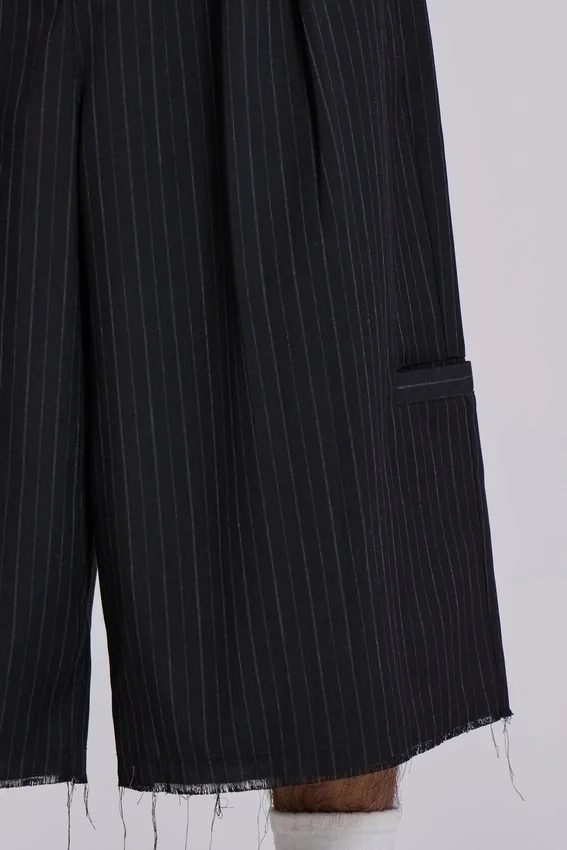 Pantalones cortos holgados «Goliath Shorts» XL a rayas finas negros