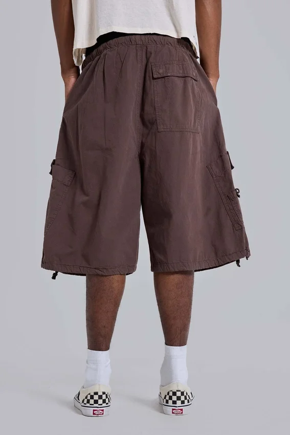 Pantalones cortos holgados tipo Parachute Cargo de paracaídas marrones