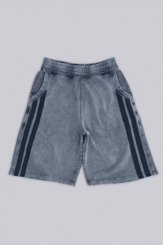 Pantalones cortos jogger «Monster» con rayas deportivas en gris lavado