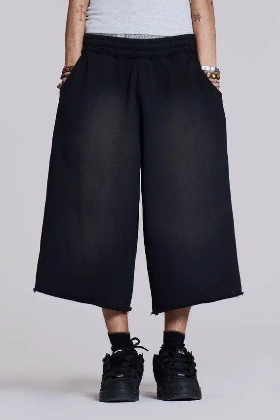 Pantalones cortos Monster de 3/4 en negro desgastado
