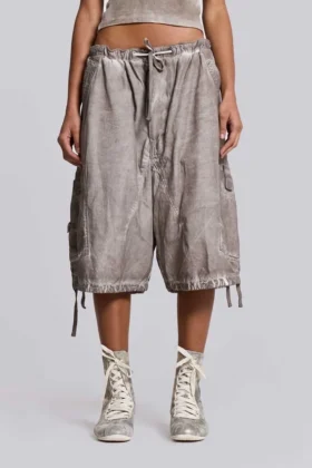 Pantalones cortos tipo Parachute con lavado a la piedra