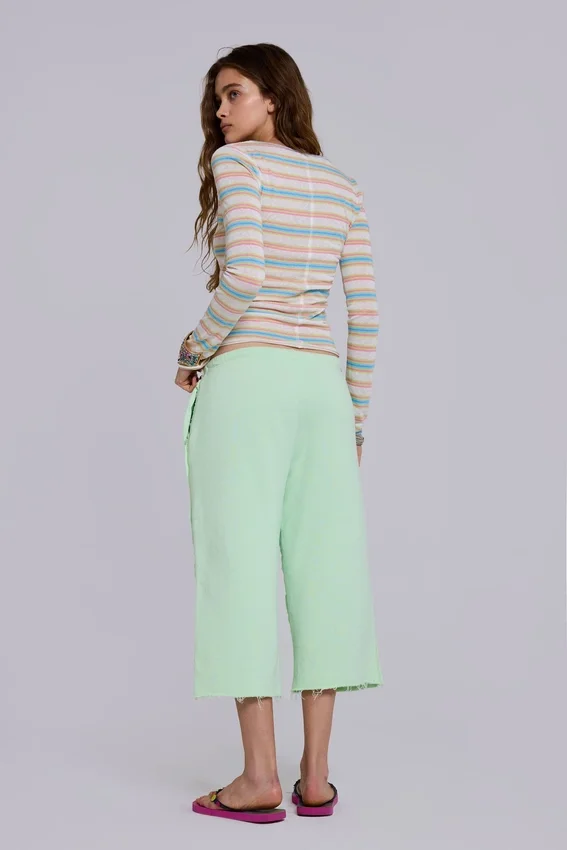 Pantalones de chándal cortos holgados Cleo en color menta