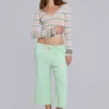 Pantalones de chándal cortos holgados Cleo en color menta